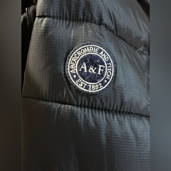 Abercrombie & Fitch (A&F) Black Lightweight Puffer Jacket - Picture 3 of 5